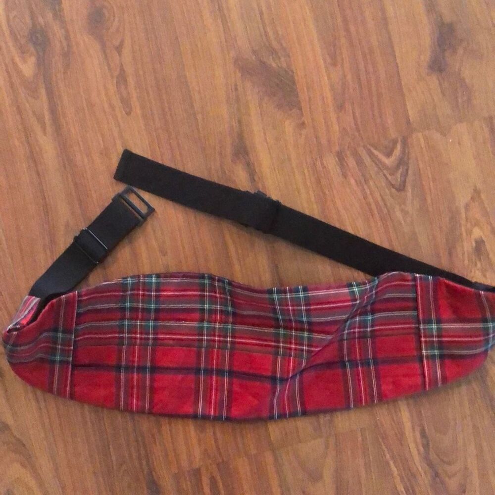 Jos A Bank Red plaid cumber bun 100% silk￼